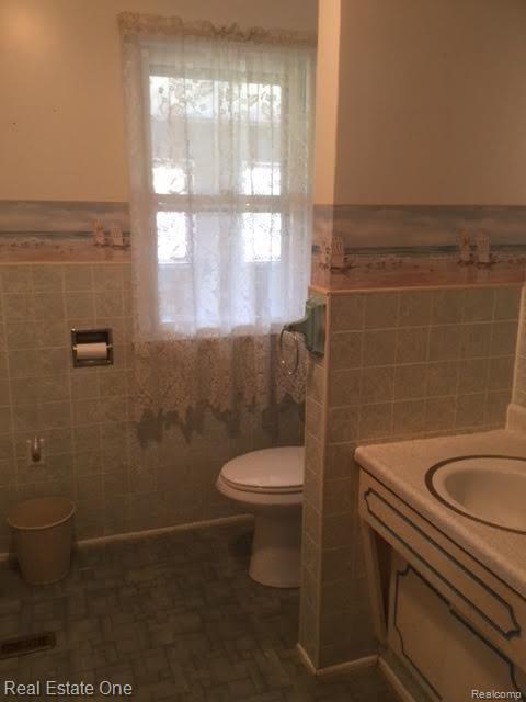 24109 Middlebelt Road New Boston, MI 48164 - Photo 12 of 15 middlebelt 8.jpg