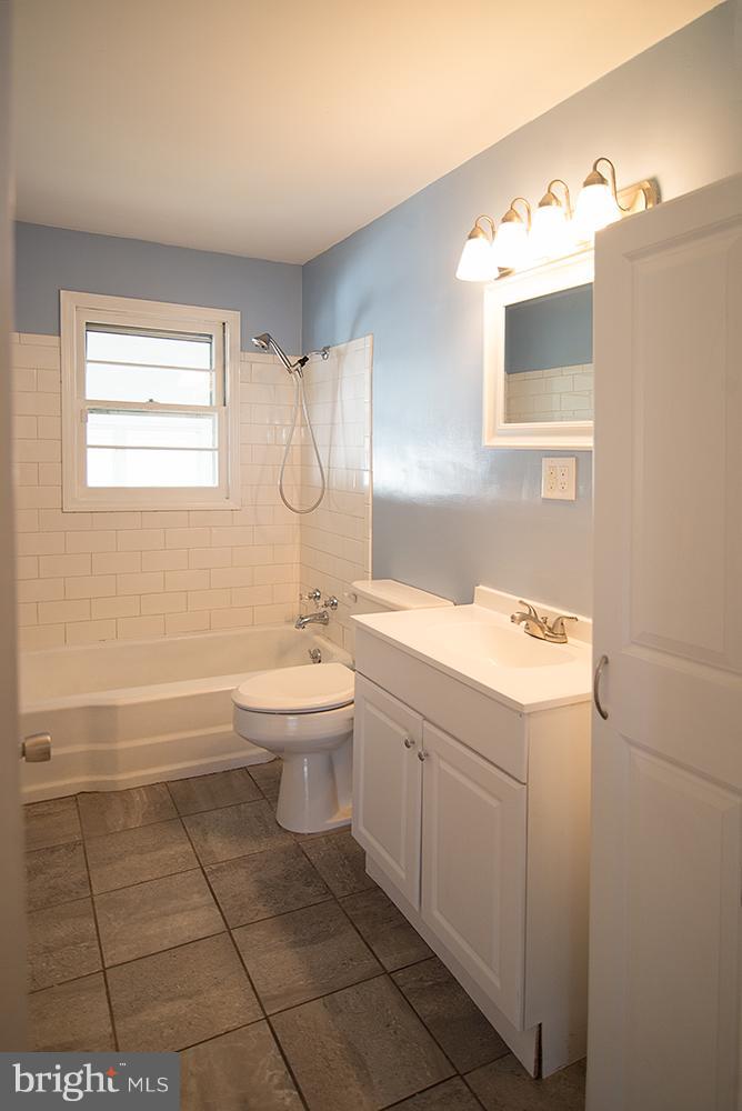 1607 Bragg Road Fredericksburg, VA 22407 - Photo 14 of 23 Bath