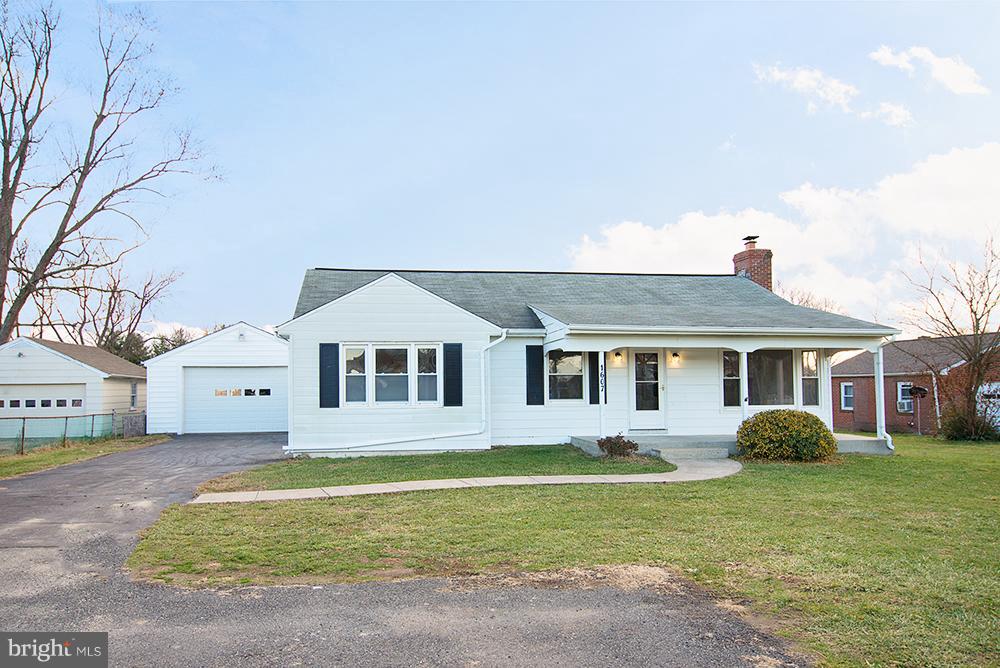 1607 Bragg Road Fredericksburg, VA 22407 - Photo 2 of 23 Welcome Home!