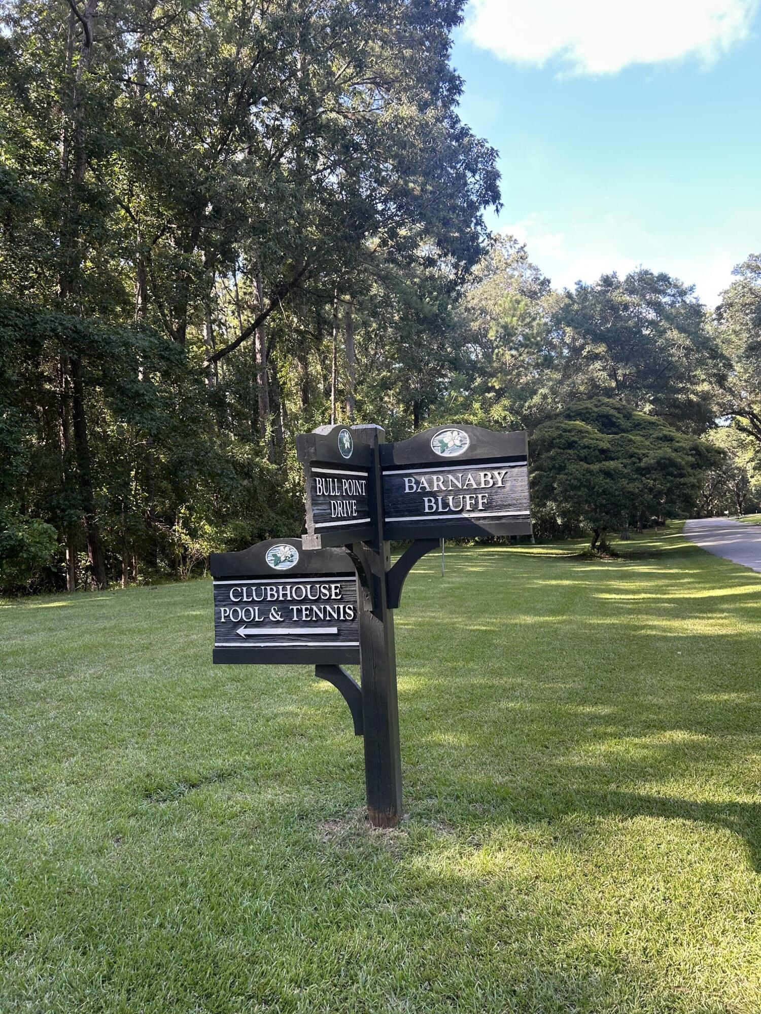 96 Barnaby Beaufort, SC 29906 - Photo 3 of 16 Sign Pic