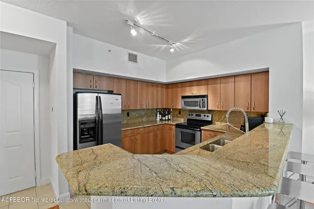 $3,000 | 250 Northeast 3rd Avenue, Unit 1320, Delray Beach, FL 33444