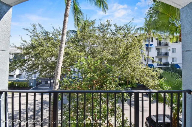 $3,000 | 250 Northeast 3rd Avenue, Unit 1320, Delray Beach, FL 33444