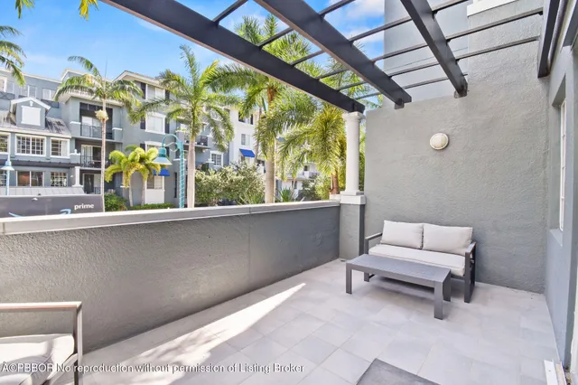 $3,000 | 250 Northeast 3rd Avenue, Unit 1320, Delray Beach, FL 33444