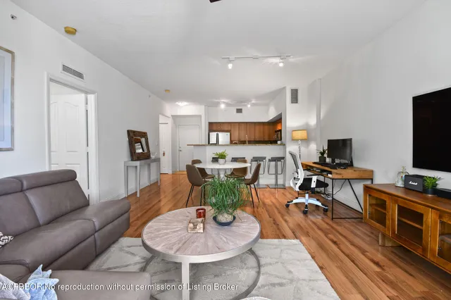 $3,000 | 250 Northeast 3rd Avenue, Unit 1320, Delray Beach, FL 33444