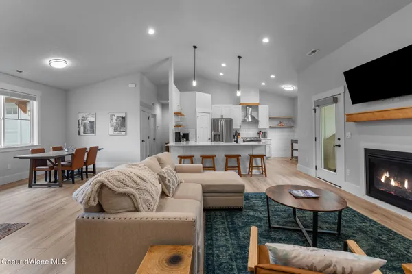 $650,000 | 117 Hanson Court, Dover, ID 83825