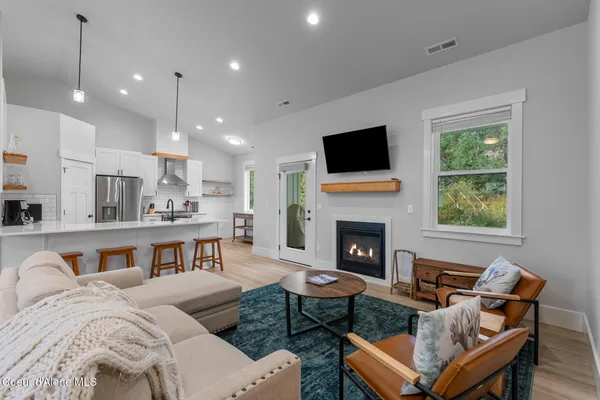 $650,000 | 117 Hanson Court, Dover, ID 83825