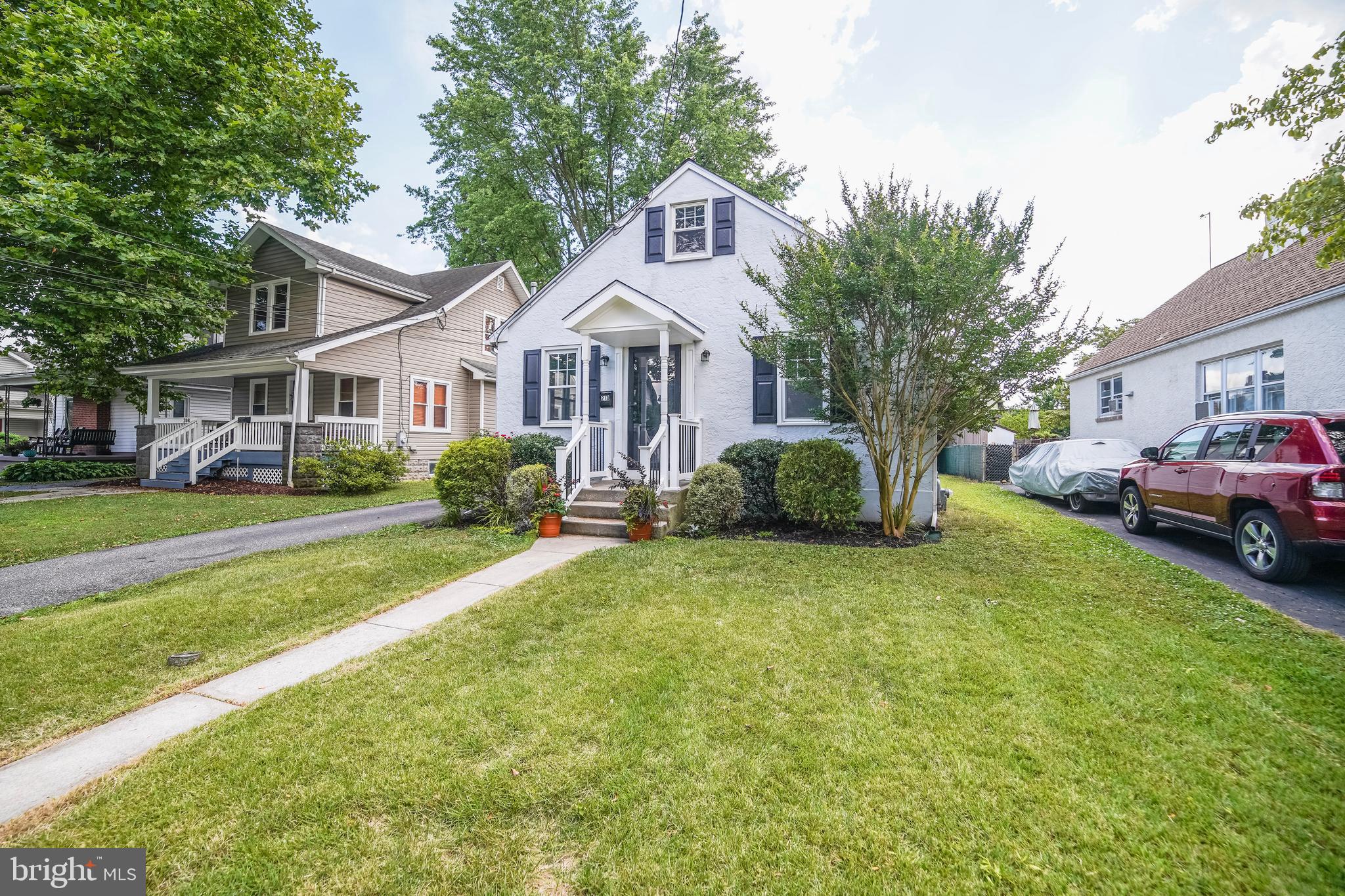 210 Willow Road Wallingford, PA 19086 - Photo 2 of 33