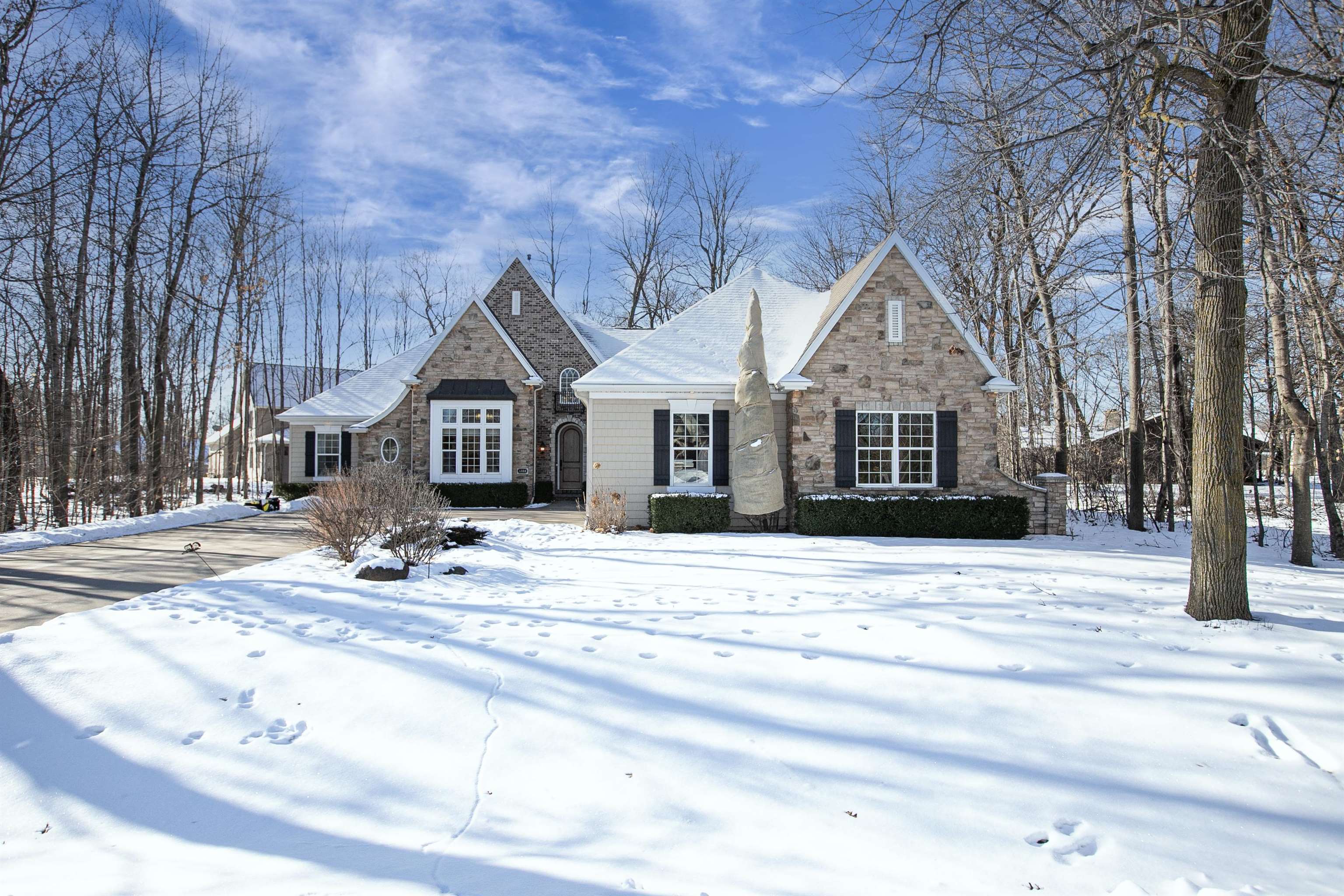 1388 Firefly Court Neenah, WI 54956 - Photo 3 of 46