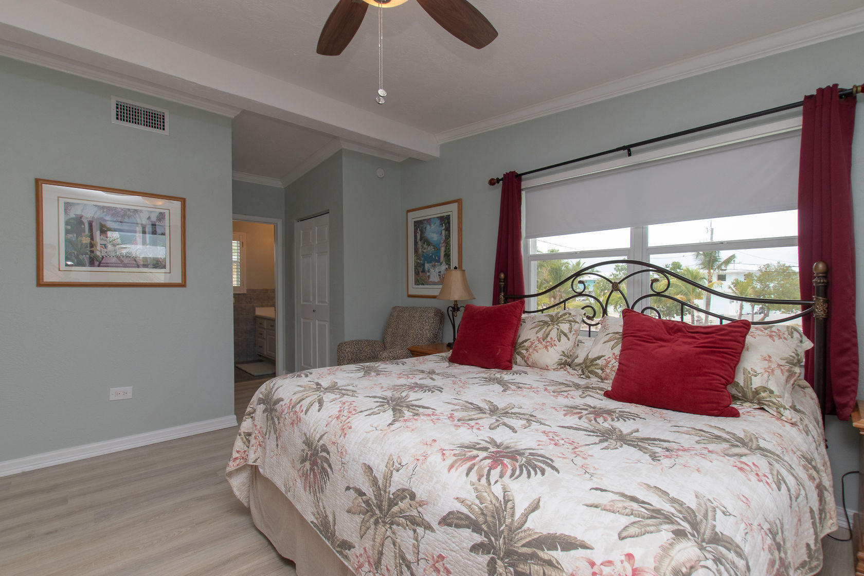 144 La Paloma Road Key Largo, FL 33037 - Photo 22 of 41 Master bedroom w/ cross ventalation