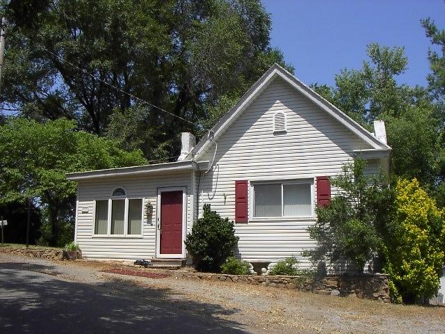 4550 Layman Road Northeast Roanoke, VA 24012 - Photo 1 of 8 FRONT