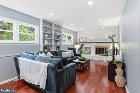 $850,000 | 9207 Paloma Lane, Springfield, VA 22153