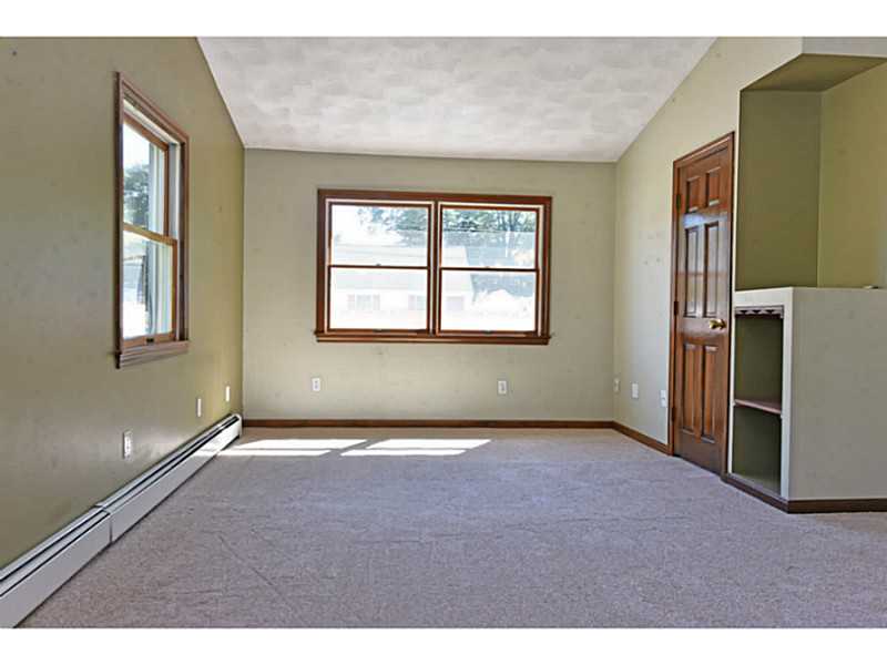 6 Nekick Road Warwick, RI 02818 - Photo 20 of 25 Den/Family/Great Room.