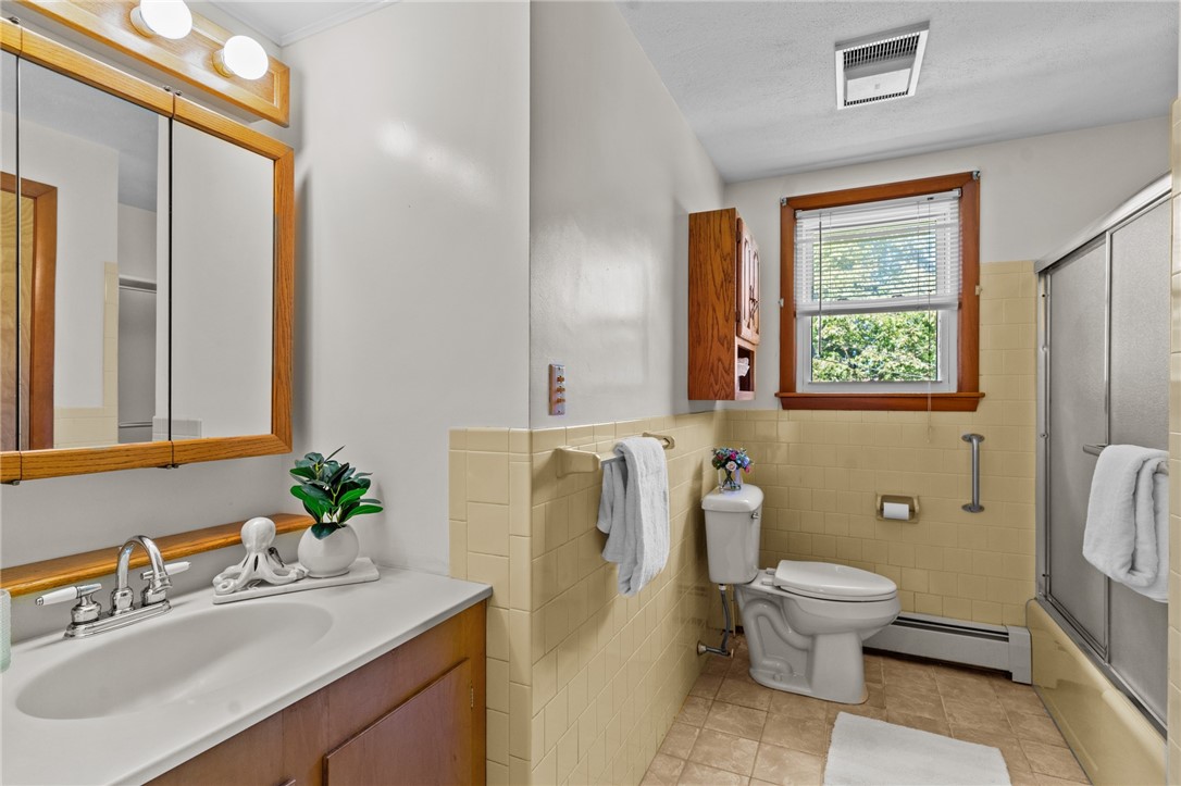 47 Mockingbird Drive Cranston, RI 02920 - Photo 10 of 28 Bathroom
