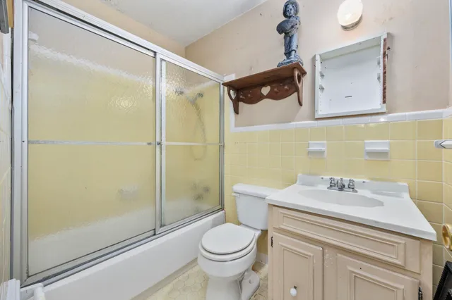 $359,999 | 708 Charlotte Road, Myrtle Beach, SC 29577