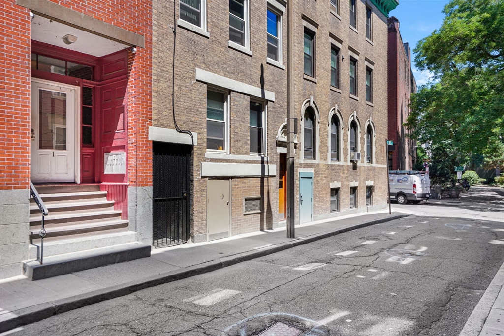 1 Unity Street, Unit 2F Boston, MA 02113 - Photo 15 of 16 a view of a building with a street