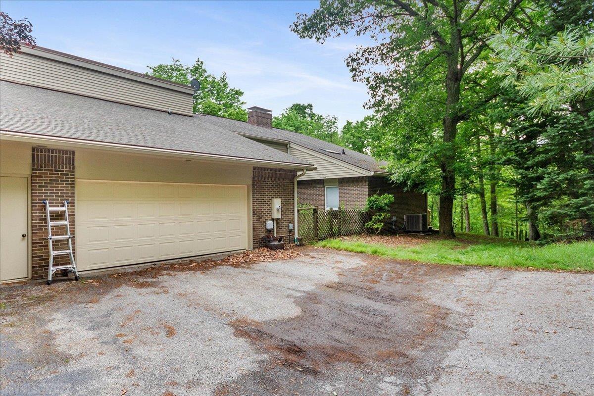 4227 Pearman Road Blacksburg, VA 24060 - Photo 34 of 44 Gallery Image 34