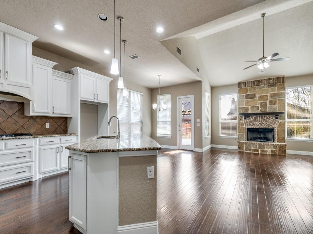 4514 Periwinkle Drive Mansfield, TX 76063 - Photo 8 of 28