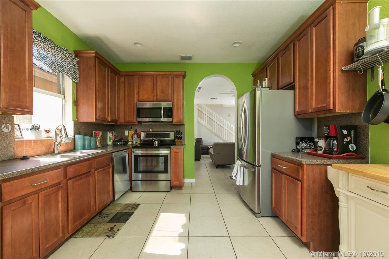1153 Northeast 40th Road Homestead, FL 33033 - Photo 4 of 18 Gallery Image 4