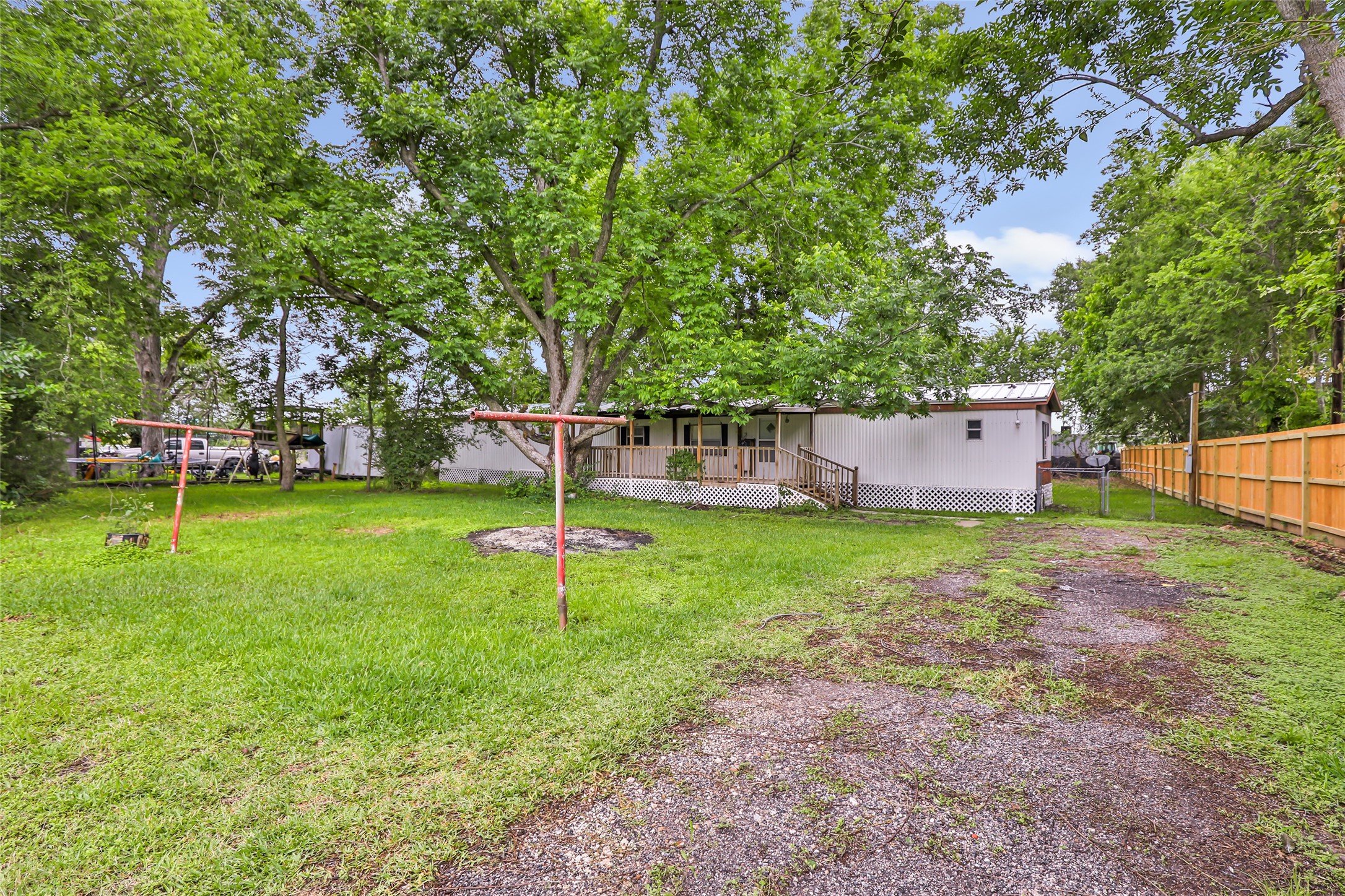 204 1/2 Kerry Road Highlands, TX 77562 - Photo 1 of 21