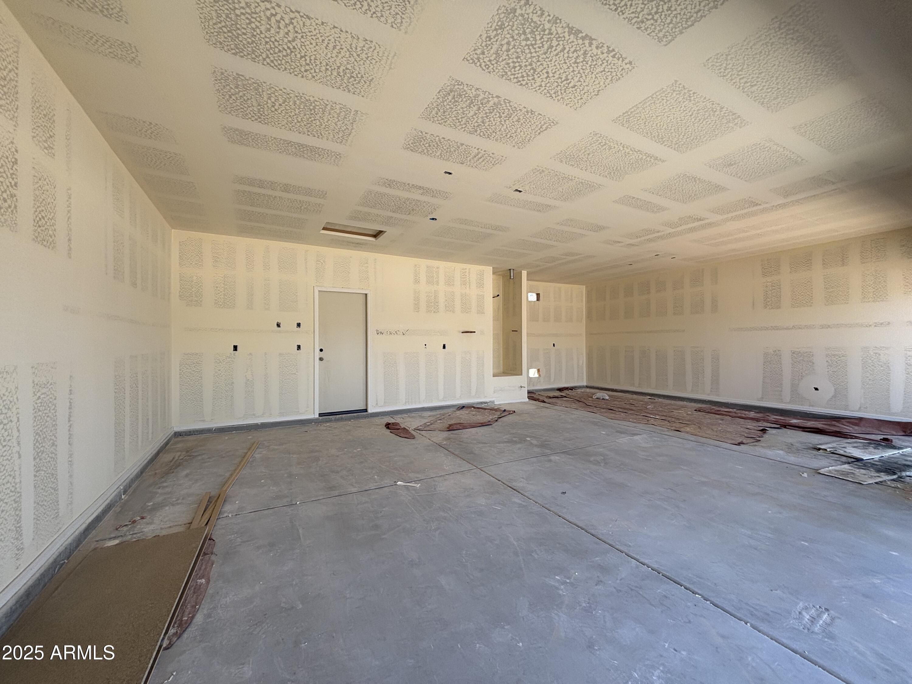 46887 West Old Timer Road Maricopa, AZ 85139 - Photo 12 of 23 11 True 3 Car Garage