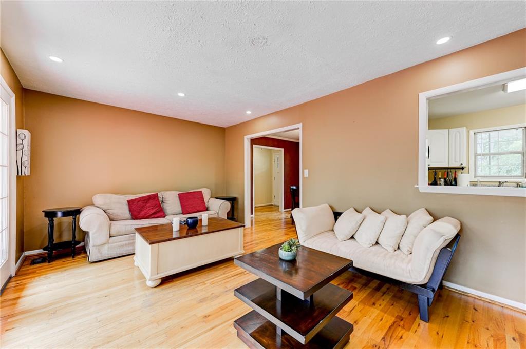 2423 Woodacres Road Northeast Atlanta, GA 30345 - Photo 11 of 39