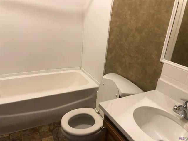 $1,500 | 10517 Savoy Road, St. Amant, LA 70774