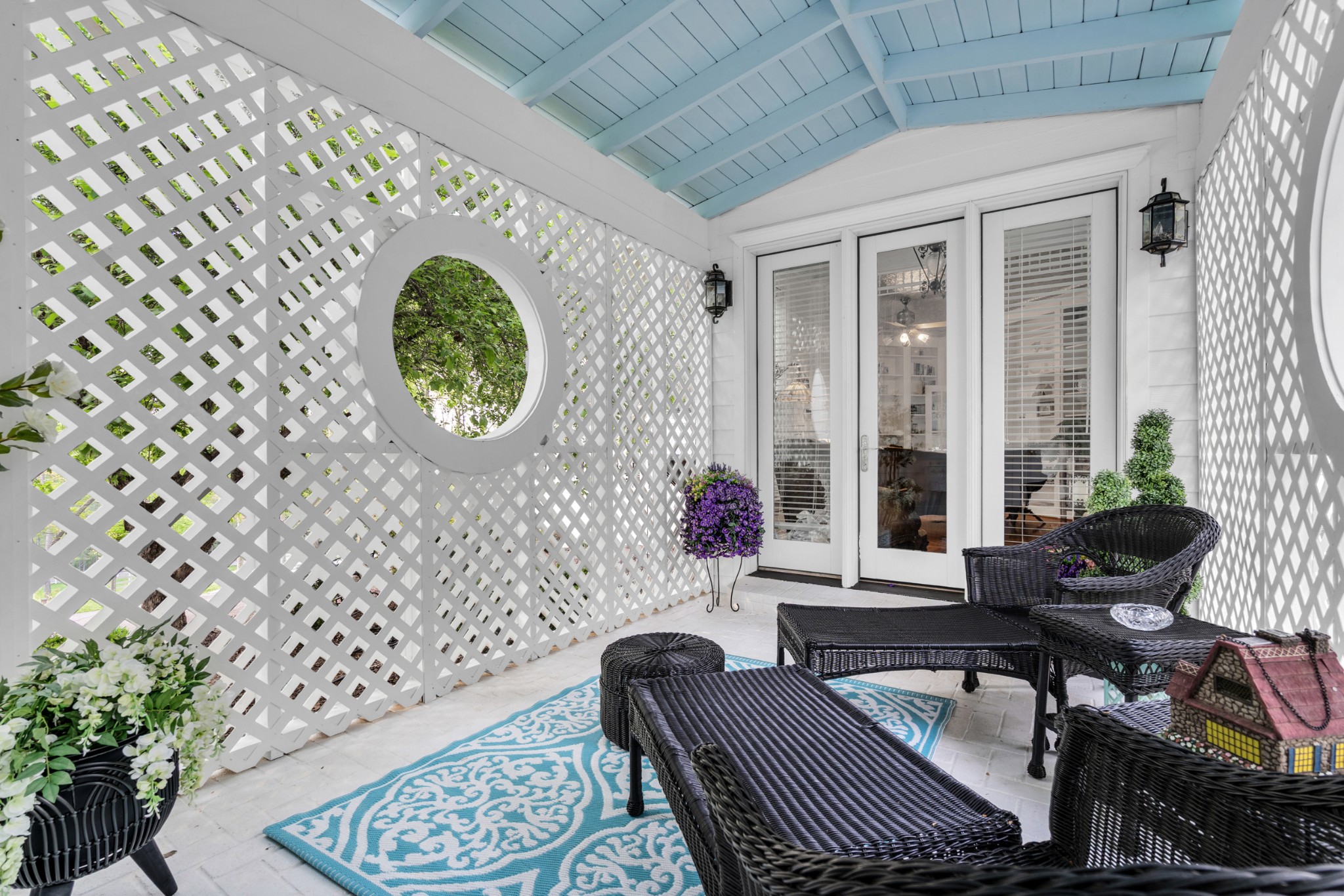 515 Cox Hollow Road Dover, TN 37058 - Photo 19 of 57 a living room with furniture and a window