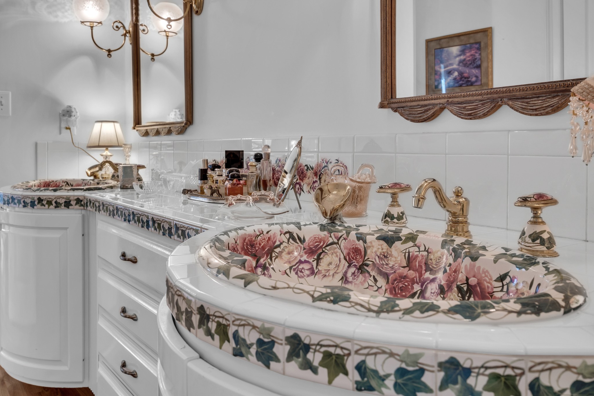 515 Cox Hollow Road Dover, TN 37058 - Photo 34 of 57 a kitchen with a stove a sink and cabinets