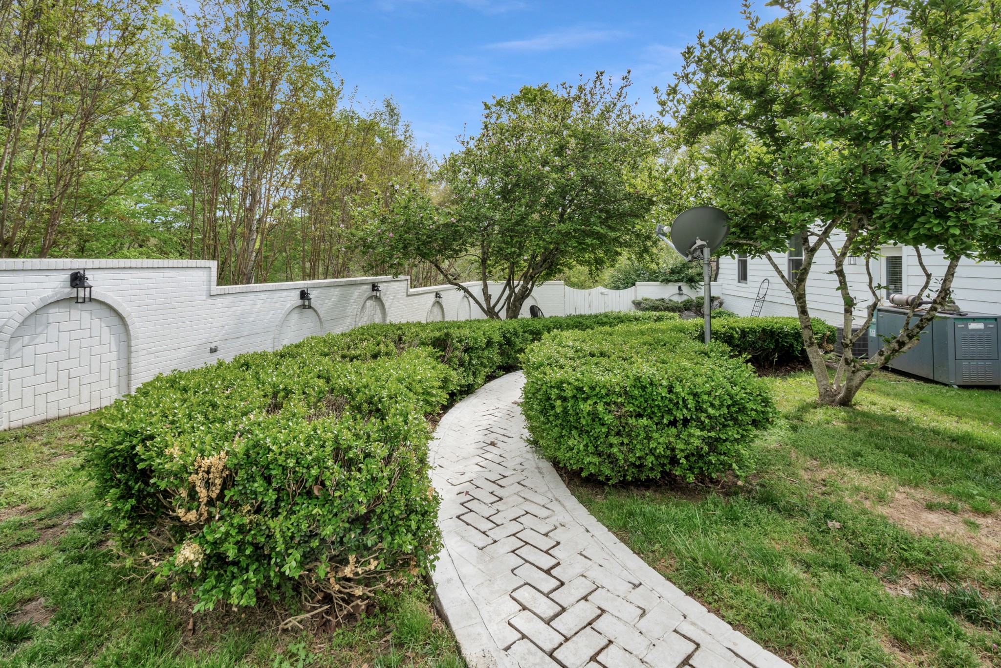 515 Cox Hollow Road Dover, TN 37058 - Photo 7 of 57 a view of a yard and large trees