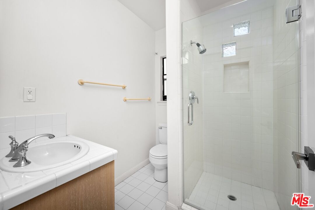 6206 Pacific Avenue, Unit 2 Playa del Rey, CA 90293 - Photo 12 of 33