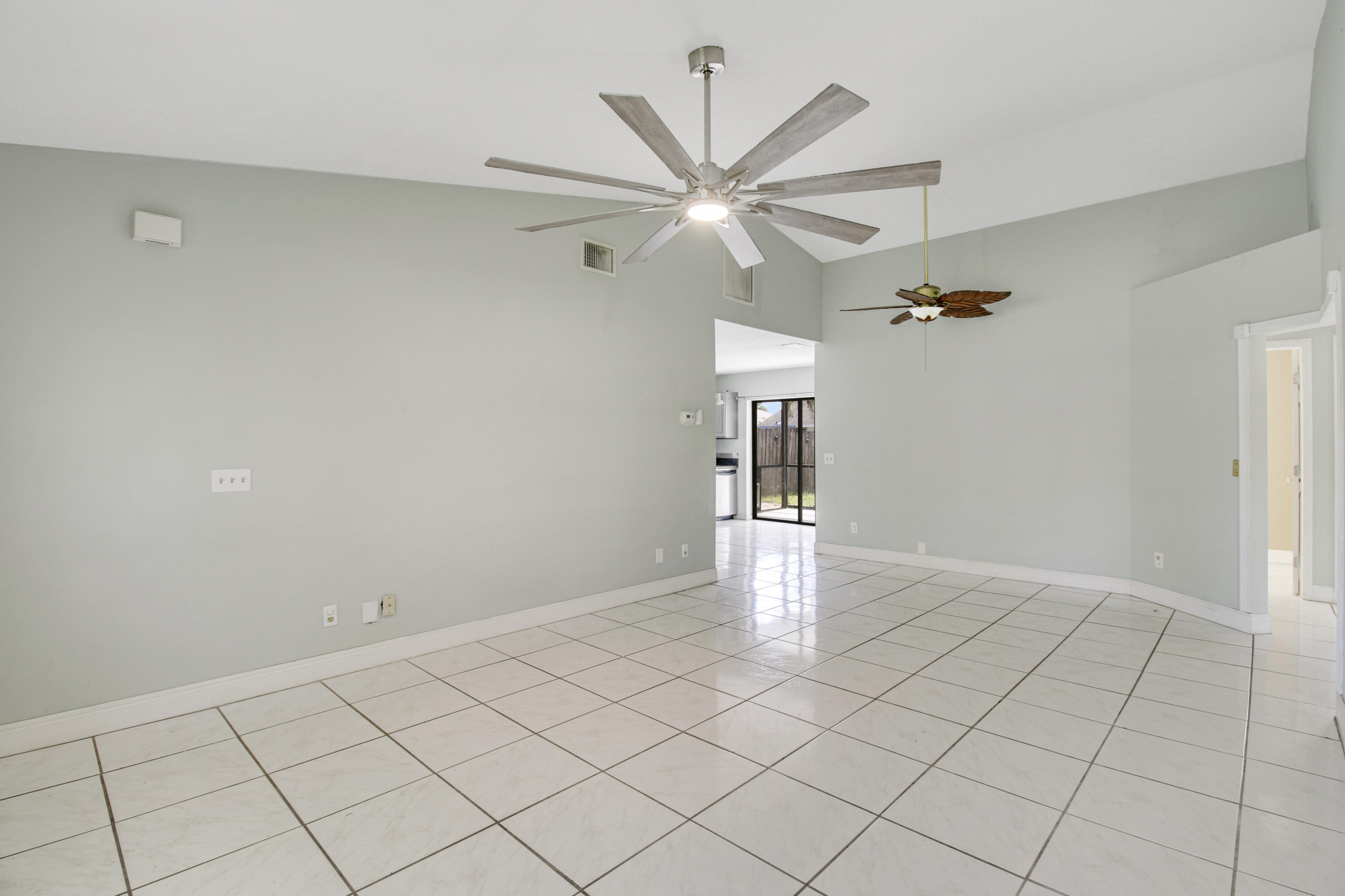 5929 Southeast Collins Avenue Stuart, FL 34997 - Photo 11 of 37 .