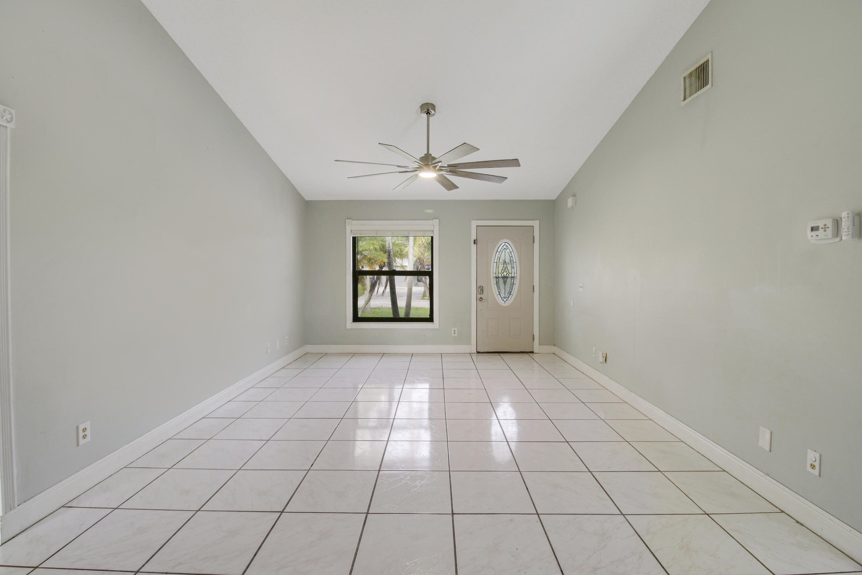 5929 Southeast Collins Avenue Stuart, FL 34997 - Photo 12 of 37 .