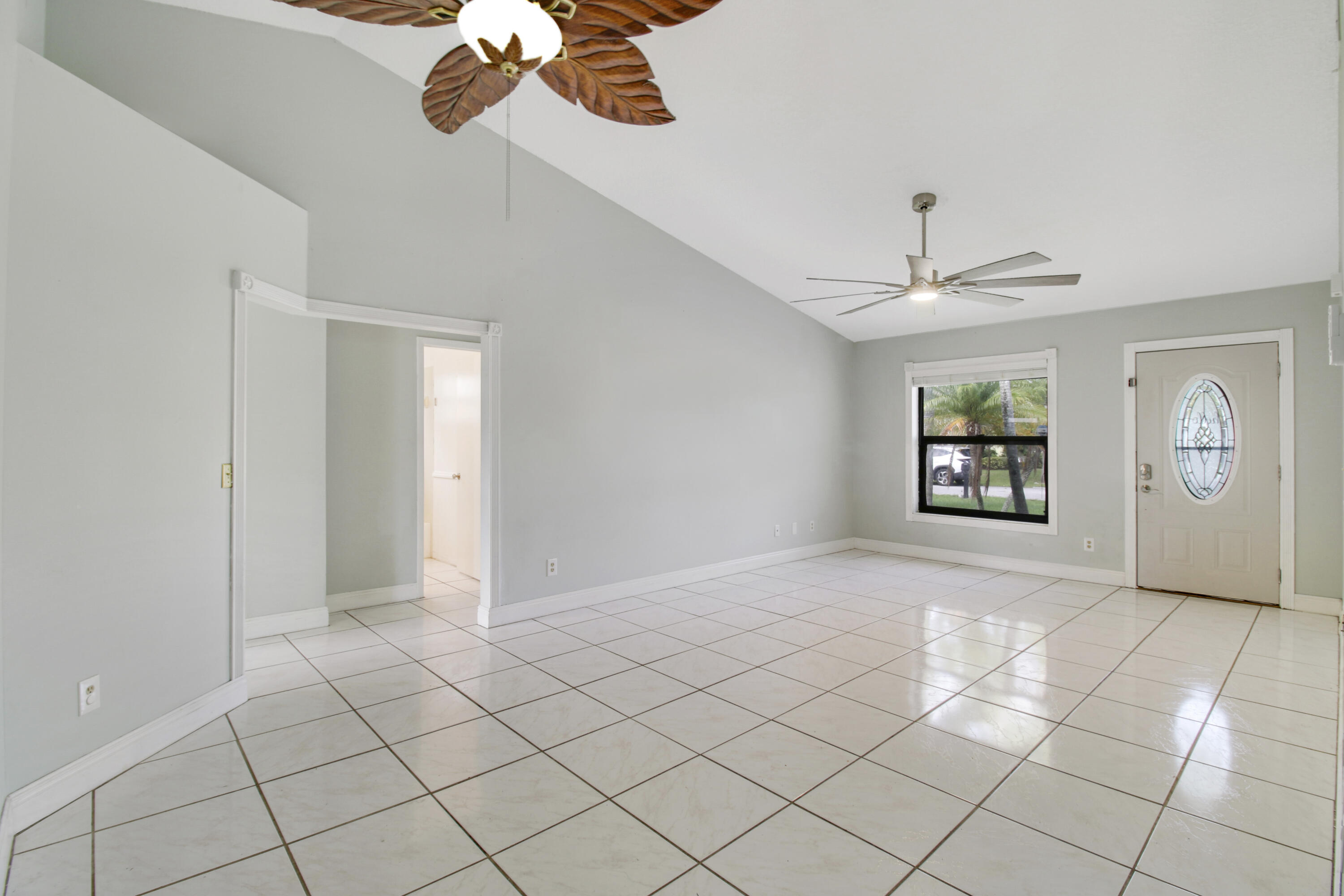 5929 Southeast Collins Avenue Stuart, FL 34997 - Photo 13 of 37 .
