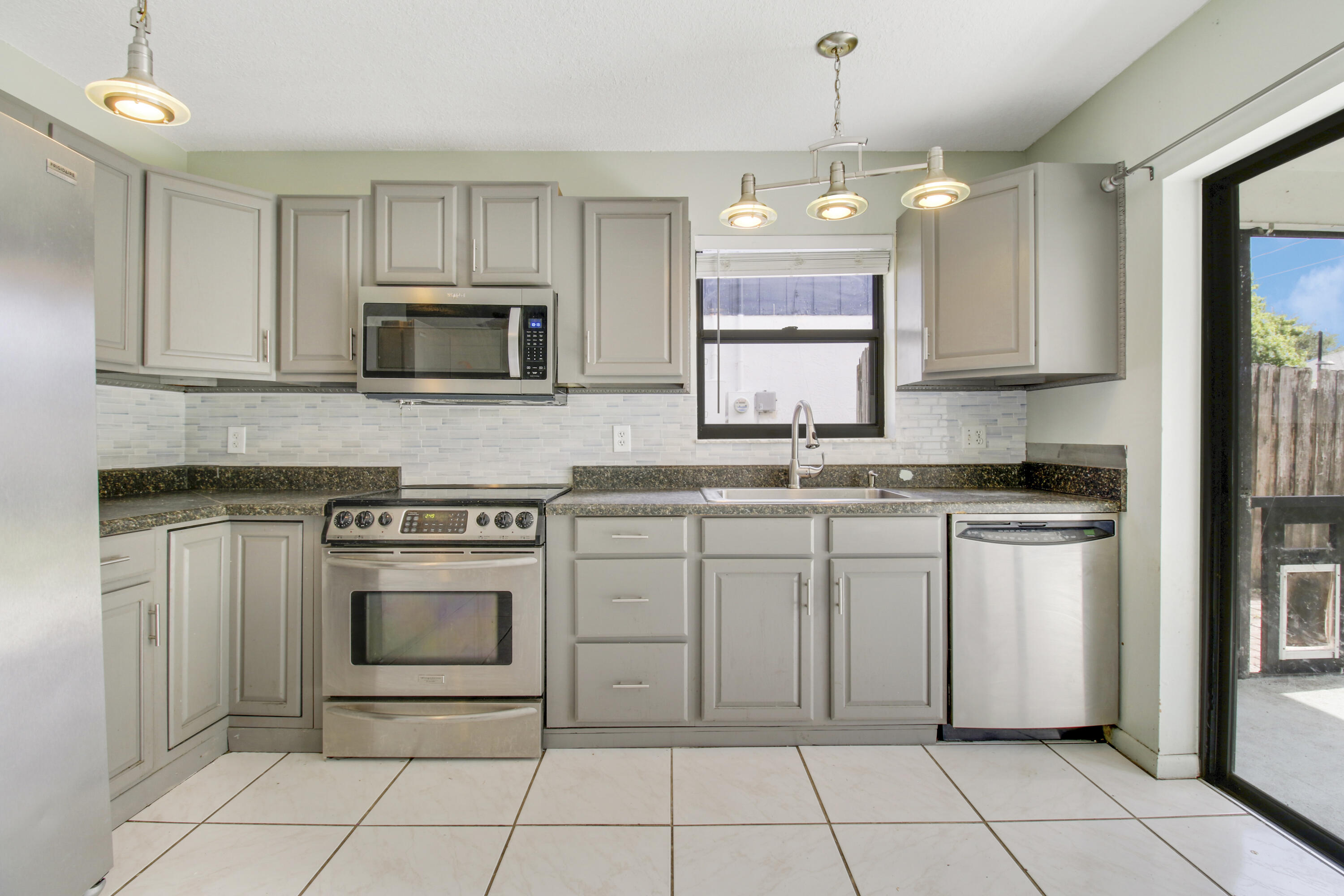 5929 Southeast Collins Avenue Stuart, FL 34997 - Photo 14 of 37 .