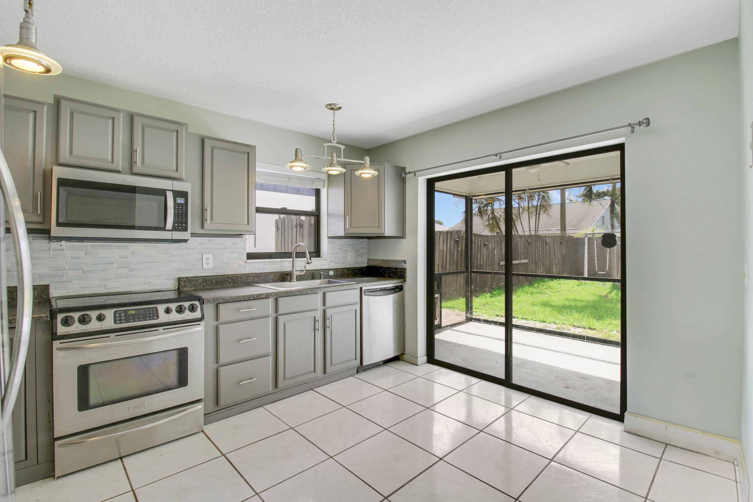 5929 Southeast Collins Avenue Stuart, FL 34997 - Photo 15 of 37 .