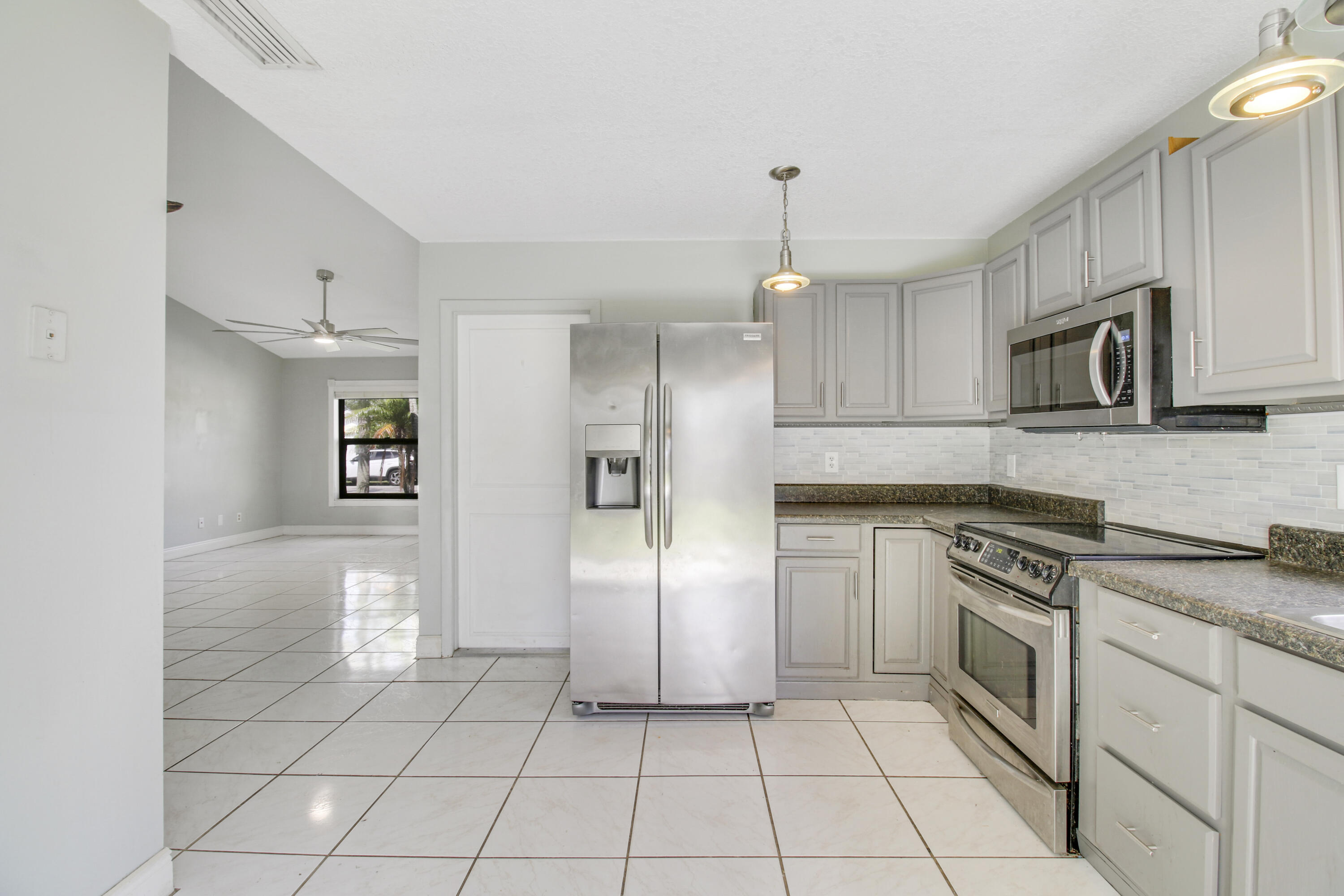 5929 Southeast Collins Avenue Stuart, FL 34997 - Photo 16 of 37 .