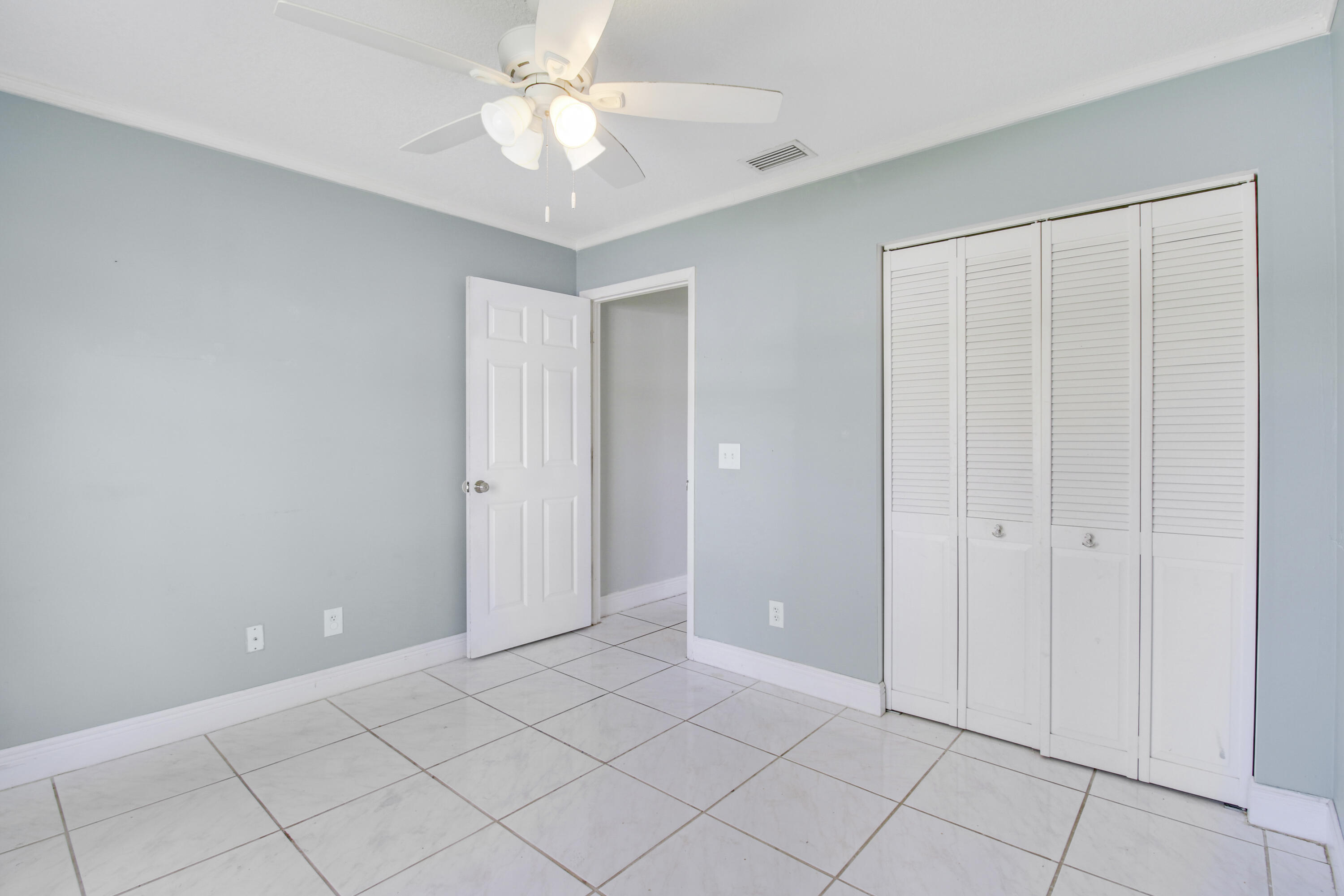 5929 Southeast Collins Avenue Stuart, FL 34997 - Photo 20 of 37 .