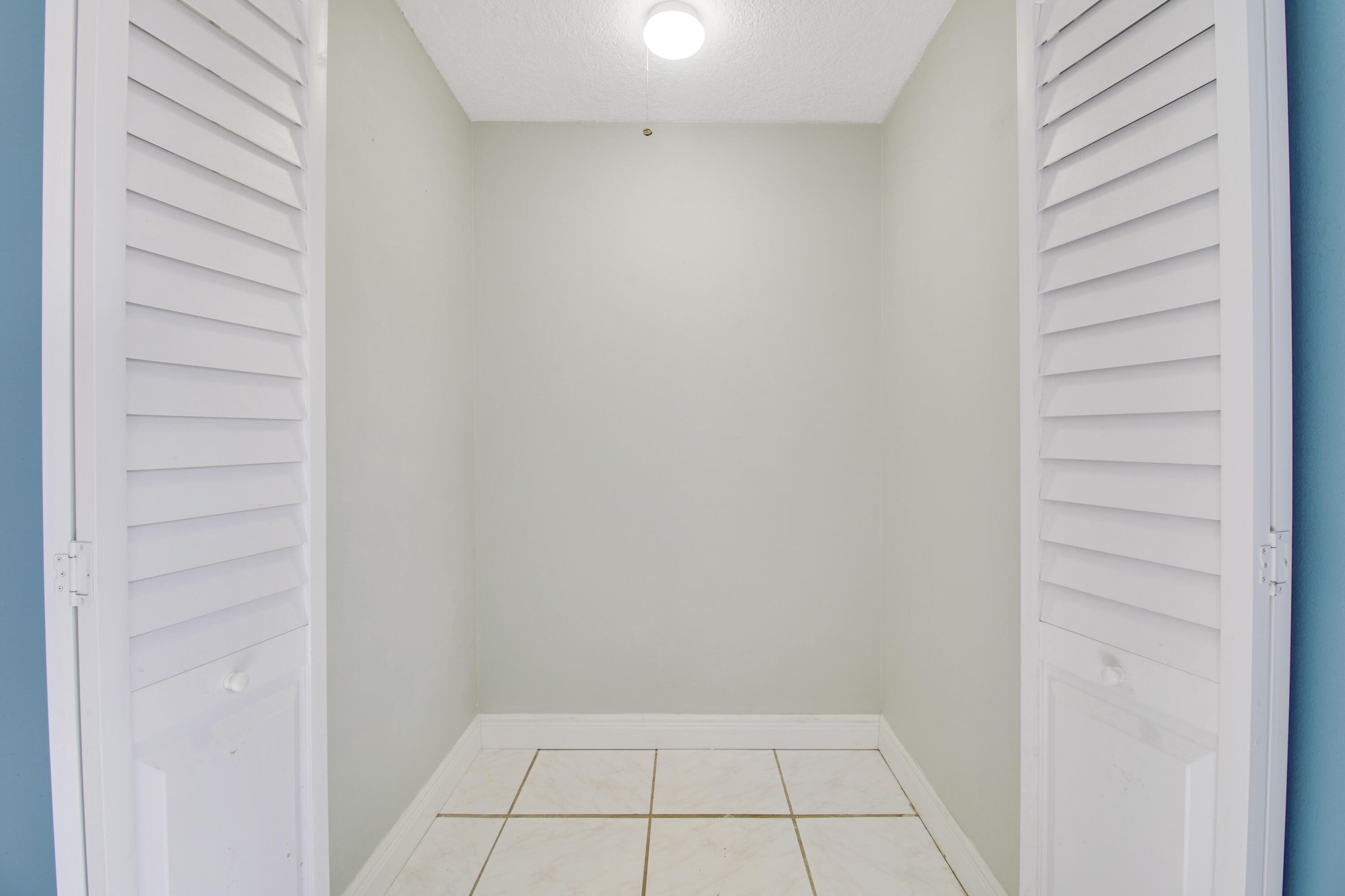 5929 Southeast Collins Avenue Stuart, FL 34997 - Photo 24 of 37 .