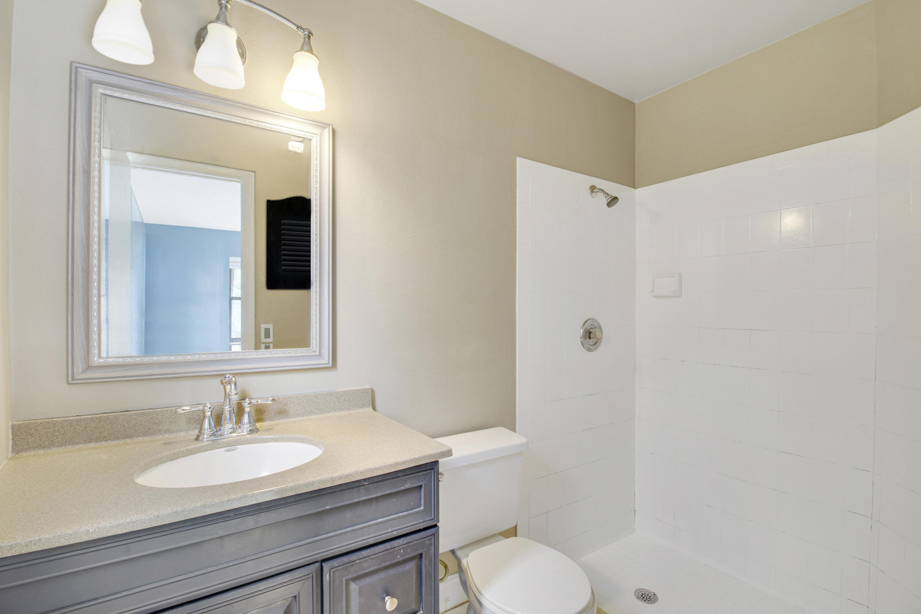 5929 Southeast Collins Avenue Stuart, FL 34997 - Photo 25 of 37 .