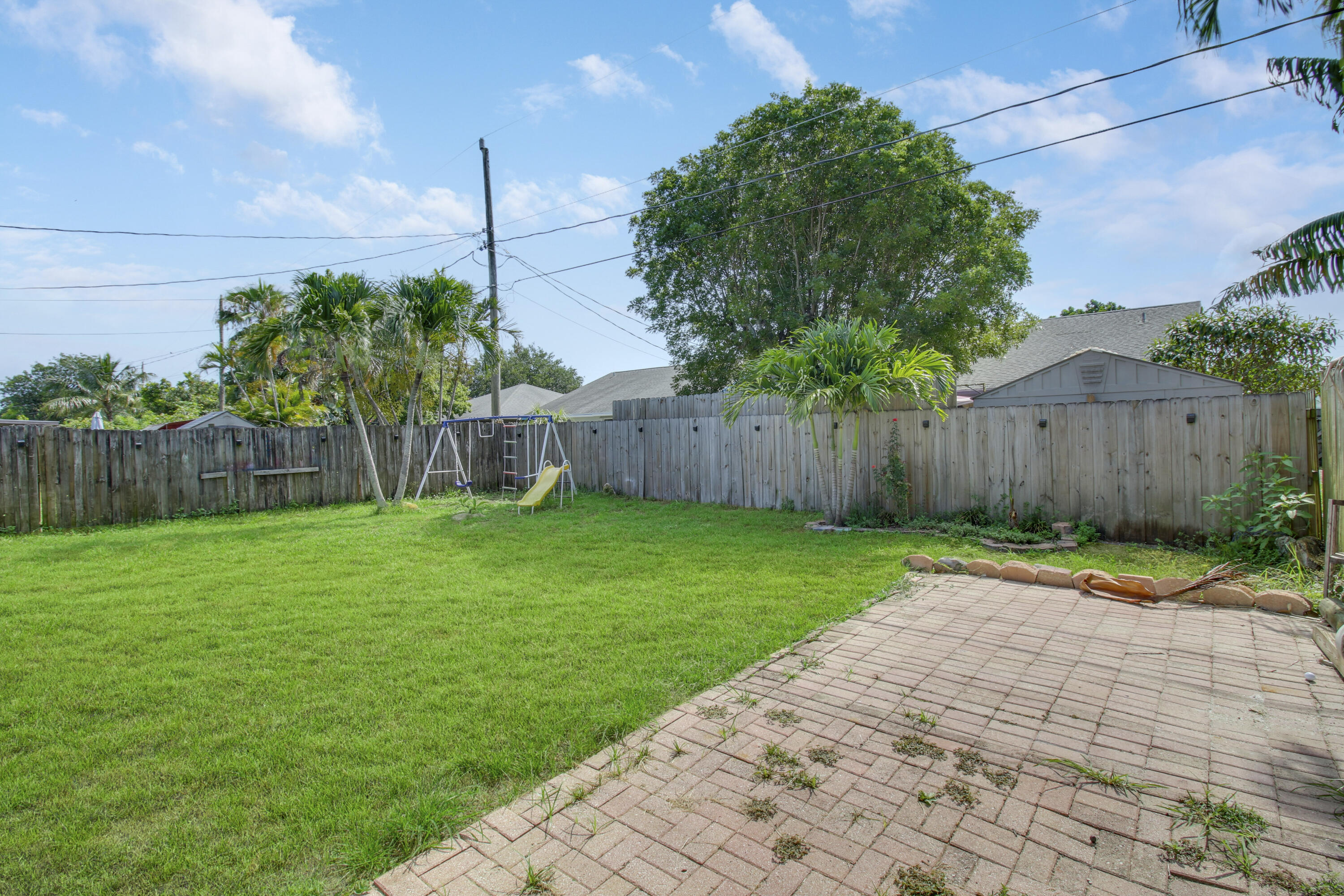 5929 Southeast Collins Avenue Stuart, FL 34997 - Photo 30 of 37 .