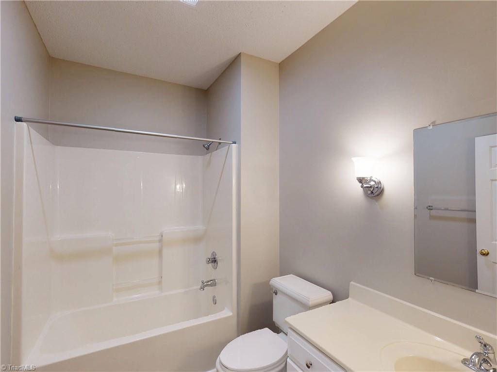 914 Flicker Lane High Point, NC 27262 - Photo 13 of 32