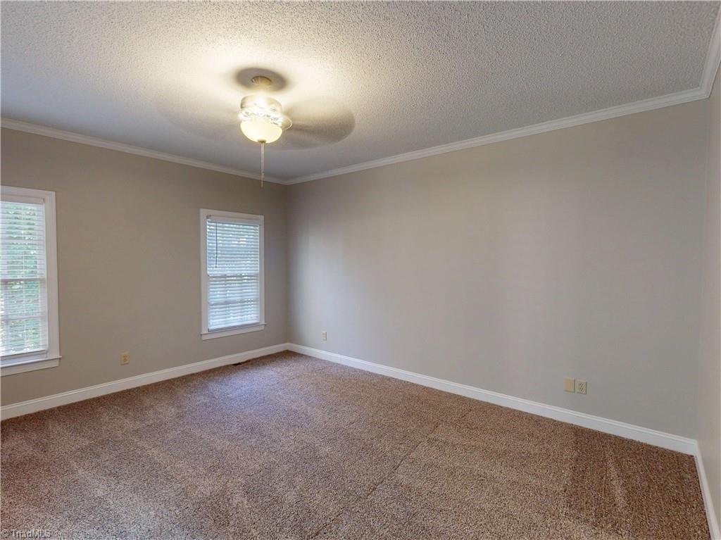 914 Flicker Lane High Point, NC 27262 - Photo 14 of 32