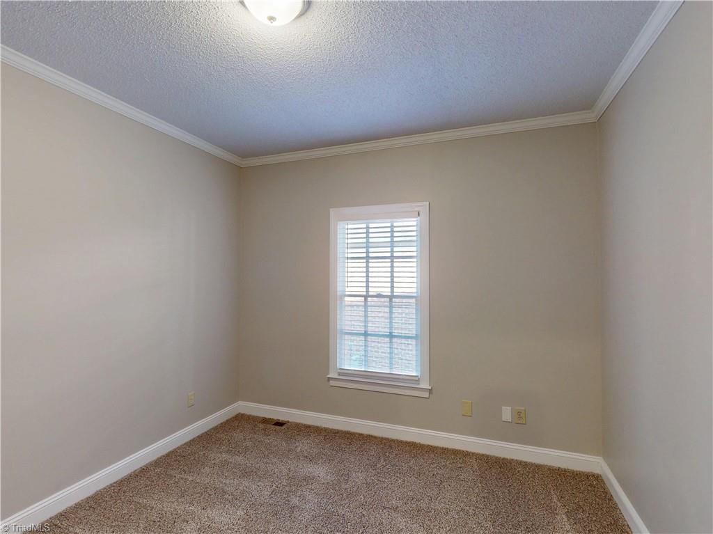 914 Flicker Lane High Point, NC 27262 - Photo 18 of 32