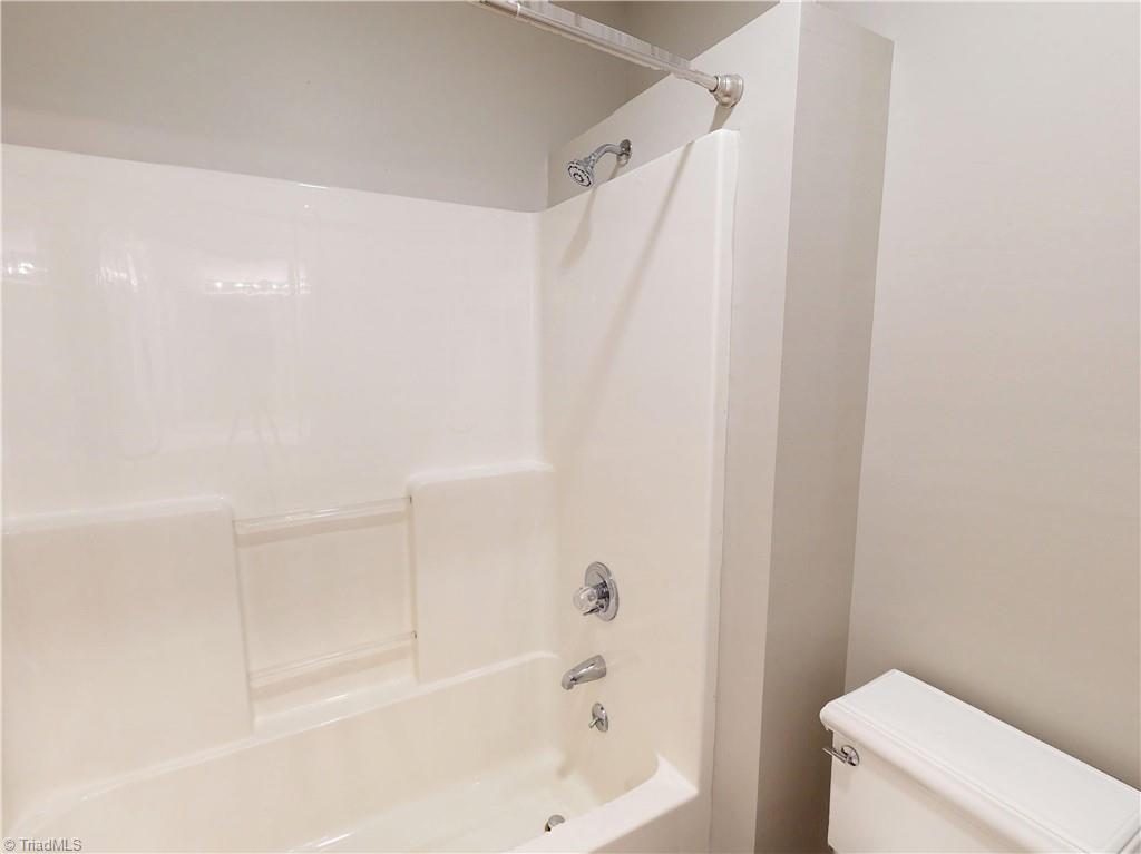 914 Flicker Lane High Point, NC 27262 - Photo 24 of 32