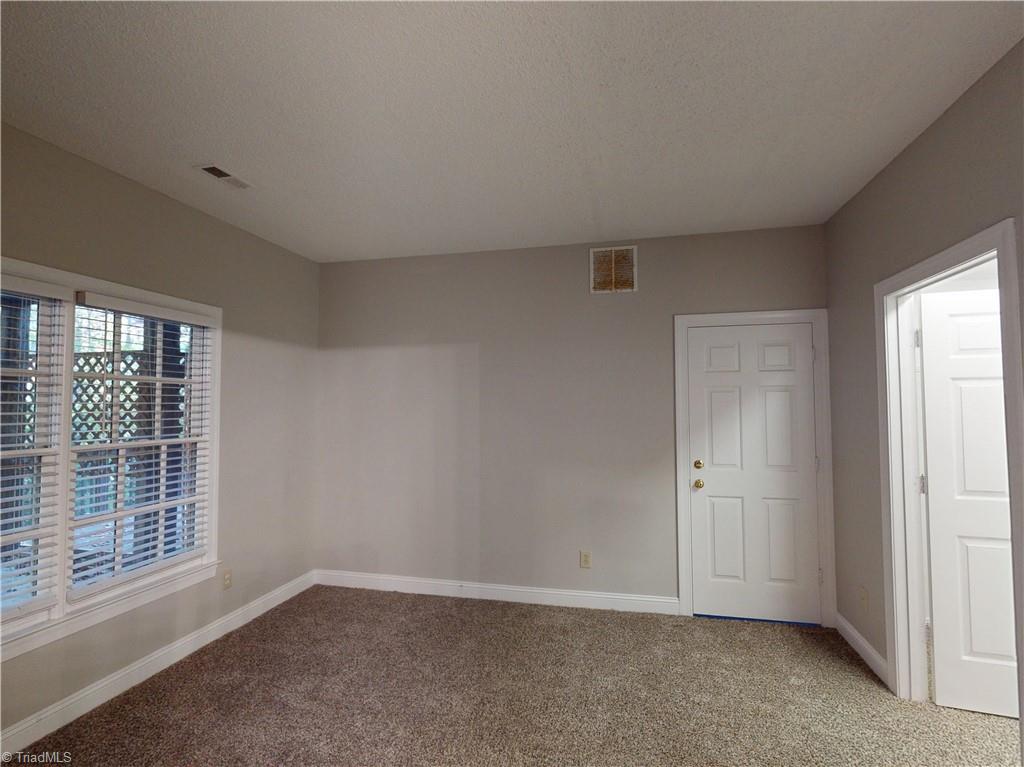 914 Flicker Lane High Point, NC 27262 - Photo 25 of 32