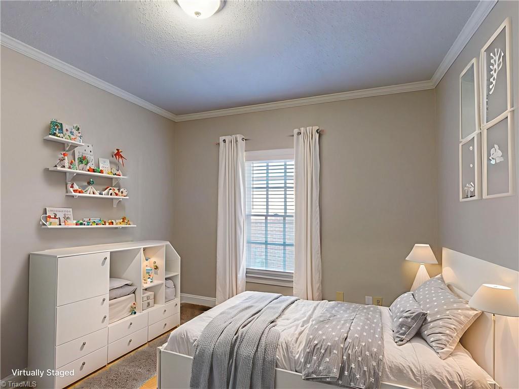 914 Flicker Lane High Point, NC 27262 - Photo 5 of 32 Virtually Staged