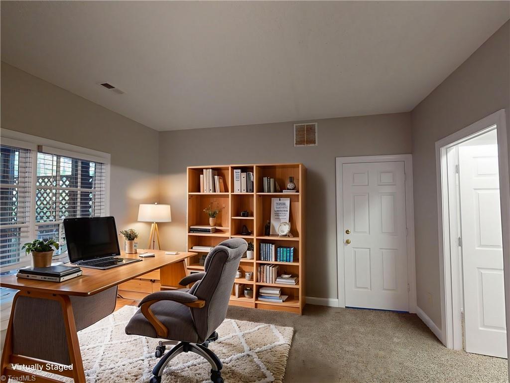 914 Flicker Lane High Point, NC 27262 - Photo 6 of 32 Virtually Staged