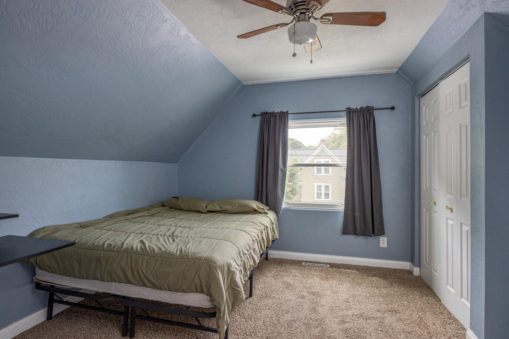 138 North Locust Street Appleton, WI 54914 - Photo 18 of 32 Bedroom 3