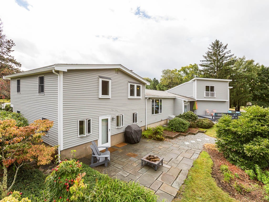 5 Bryant Road Lexington, MA 02420 - Photo 4 of 17 Gallery Image 4