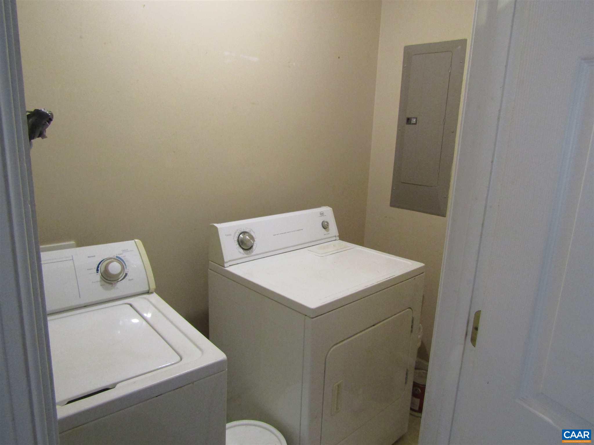 57 Riverside Drive Palmyra, VA 22963 - Photo 10 of 10 a utility room with dryer and washer
